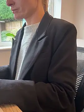 Snapshot of Phoebe_Lily chatting on November 4, 2:27 pm Phoebe Lily online show from November 4, 2:27 pm