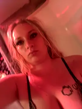 Snapshot of kcmo1010 chatting on November 20, 7:35 pm kcmo1010 online show from November 20, 7:35 pm