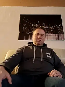 Snapshot of Pourleplasirs chatting on February 10, 1:35 am Pourleplasirs online show from February 10, 1:35 am