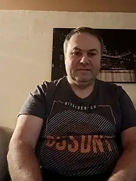 Snapshot of Pourleplasirs chatting on February 15, 1:31 am Pourleplasirs online show from February 15, 1:31 am