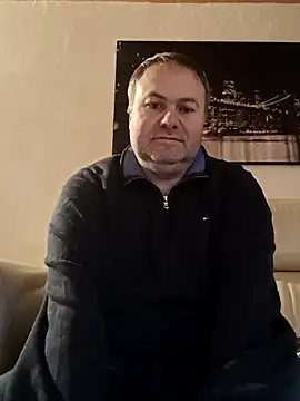 Snapshot of Pourleplasirs chatting on February 16, 10:43 pm Pourleplasirs online show from February 16, 10:43 pm