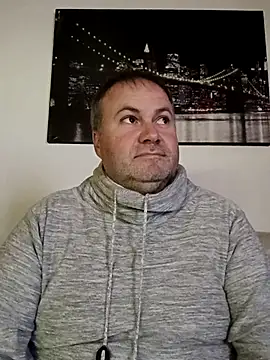 Snapshot of Pourleplasirs chatting on November 21, 9:35 pm Pourleplasirs online show from November 21, 9:35 pm