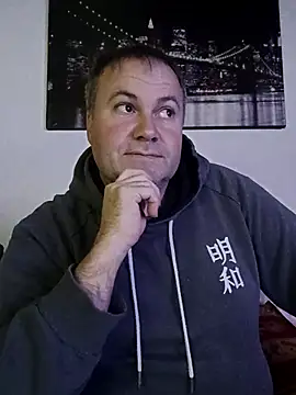 Snapshot of Pourleplasirs chatting on November 25, 10:32 pm Pourleplasirs online show from November 25, 10:32 pm