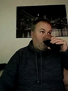 Snapshot of Pourleplasirs chatting on November 26, 10:11 pm Pourleplasirs online show from November 26, 10:11 pm