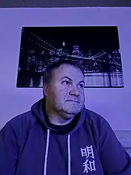 Snapshot of Pourleplasirs chatting on December 20, 11:34 pm Pourleplasirs online show from December 20, 11:34 pm