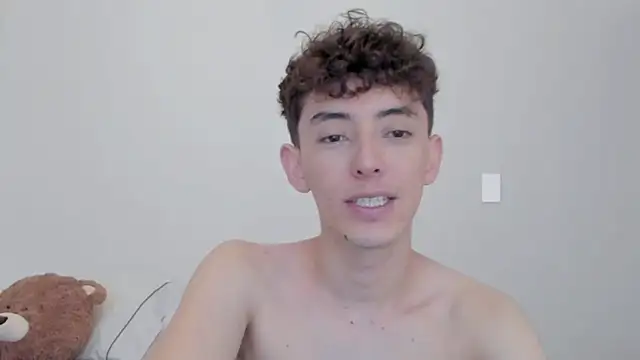 Snapshot of miketwink chatting on October 20, 6:08 pm miketwink online show from October 20, 6:08 pm