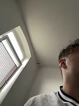 Mo 2003 online show from January 27, 1:09 pm