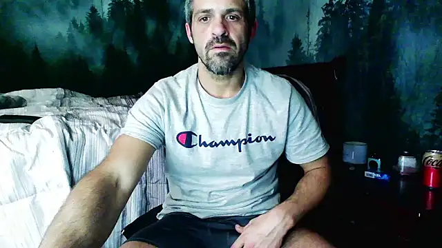 Snapshot of Troyt87 chatting on January 6, 6:58 am Troyt87 online show from January 6, 6:58 am