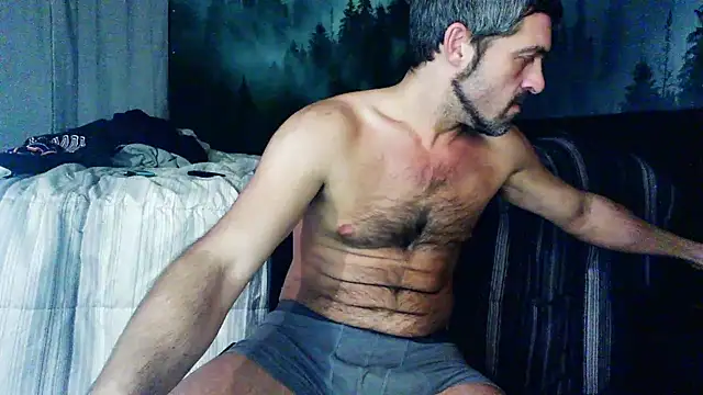 Snapshot of Troyt87 chatting on January 14, 8:09 am Troyt87 online show from January 14, 8:09 am