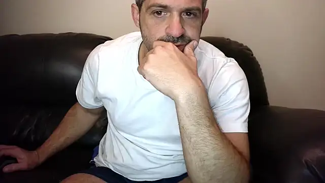 Snapshot of Troyt87 chatting on November 11, 3:34 pm Troyt87 online show from November 11, 3:34 pm