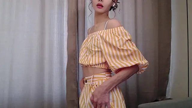 Snapshot of Fudzik0 chatting on October 30, 5:20 am Fudzik0 online show from October 30, 5:20 am