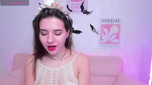 Snapshot of Sweetie_Catt chatting on October 31, 8:48 am Sweetie Catt online show from October 31, 8:48 am