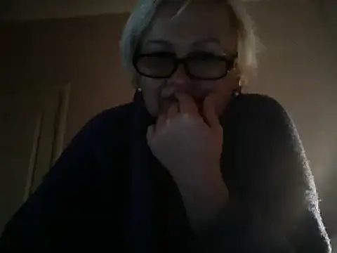 Snapshot of Mayya4321 chatting on February 6, 4:47 pm Mayya4321 online show from February 6, 4:47 pm