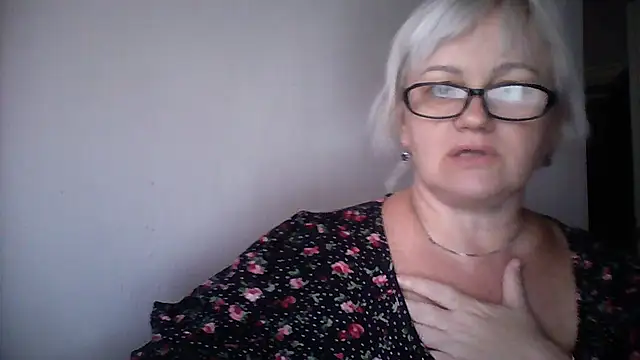 Snapshot of Mayya4321 chatting on September 17, 11:01 am Mayya4321 online show from September 17, 11:01 am