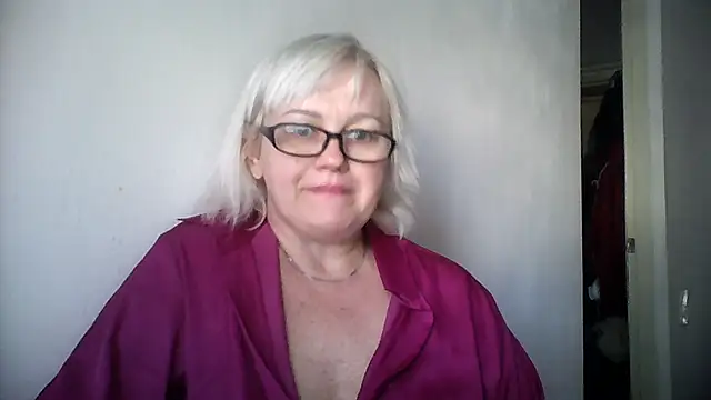 Snapshot of Mayya4321 chatting on September 22, 10:39 am Mayya4321 online show from September 22, 10:39 am