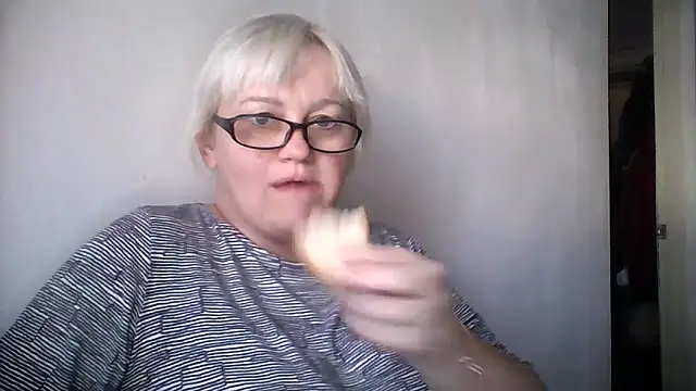 Snapshot of Mayya4321 chatting on September 24, 11:02 am Mayya4321 online show from September 24, 11:02 am