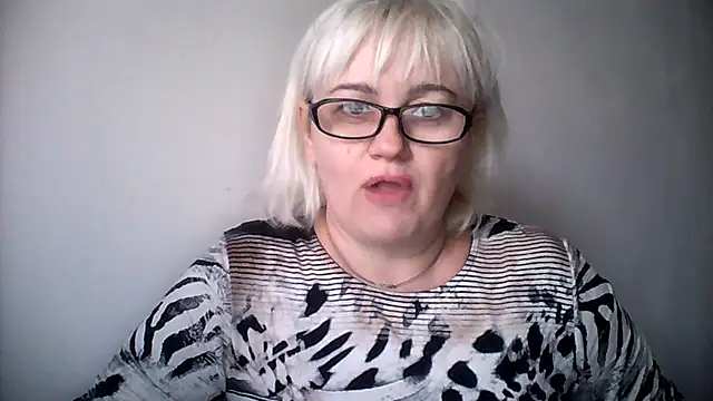 Snapshot of Mayya4321 chatting on September 29, 12:43 pm Mayya4321 online show from September 29, 12:43 pm