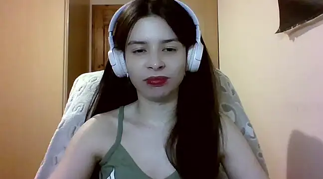Snapshot of LariceSexy chatting on February 2, 10:17 pm LariceSexy online show from February 2, 10:17 pm