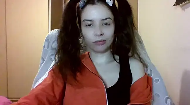 Snapshot of LariceSexy chatting on February 13, 7:52 pm LariceSexy online show from February 13, 7:52 pm