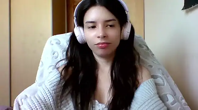 Snapshot of LariceSexy chatting on February 17, 1:10 pm LariceSexy online show from February 17, 1:10 pm