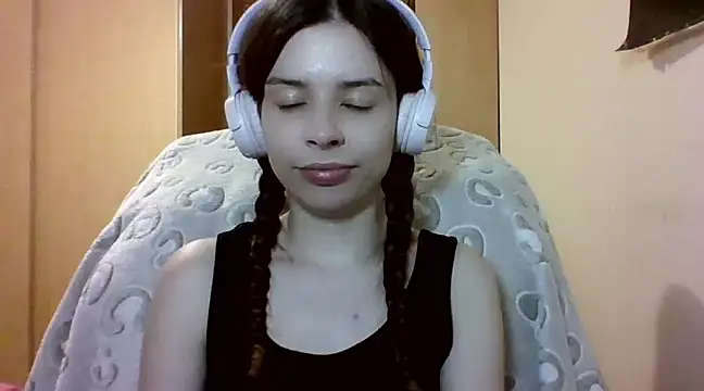 Snapshot of LariceSexy chatting on March 12, 10:17 pm LariceSexy online show from March 12, 10:17 pm