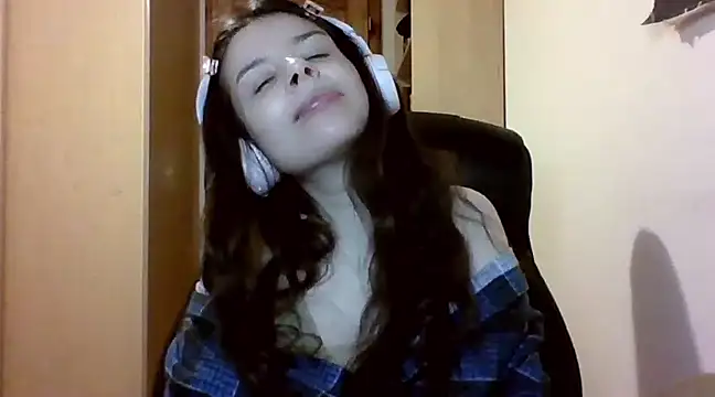 Snapshot of LariceSexy chatting on March 16, 10:20 pm LariceSexy online show from March 16, 10:20 pm