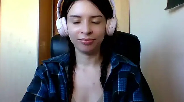 Snapshot of LariceSexy chatting on March 19, 4:13 pm LariceSexy online show from March 19, 4:13 pm