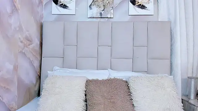 Ariana greenblat online show from December 14, 1:16 pm