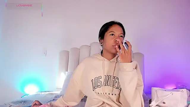 Zaira Rose  online show from November 6, 1:01 pm