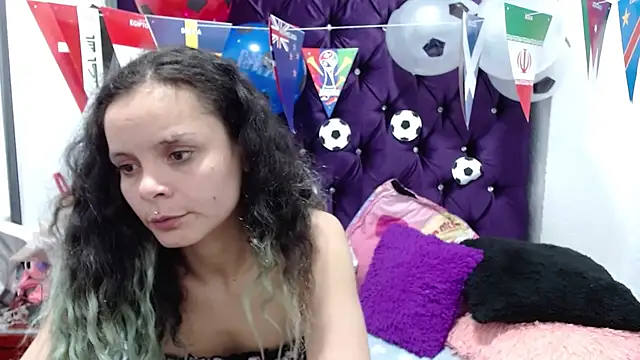 Snapshot of Ariasmithog chatting on June 25, 2:33 am Ariasmithog online show from June 25, 2:33 am