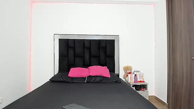 victoriacolin online show from February 21, 11:54 pm