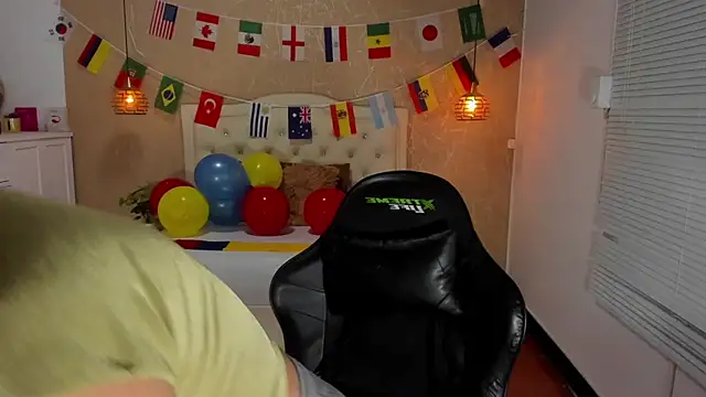 Hadley  online show from June 20, 3:42 am