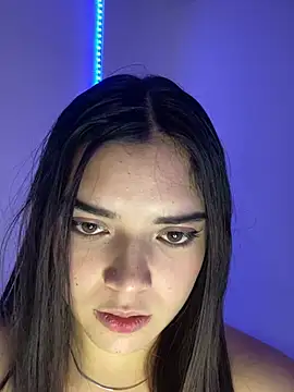 Snapshot of eileensophi chatting on February 12, 2:56 am eileensophi online show from February 12, 2:56 am