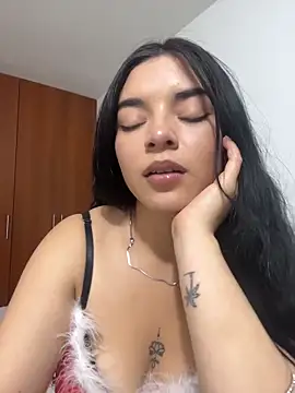 Snapshot of eileensophi chatting on December 23, 2:09 am eileensophi online show from December 23, 2:09 am