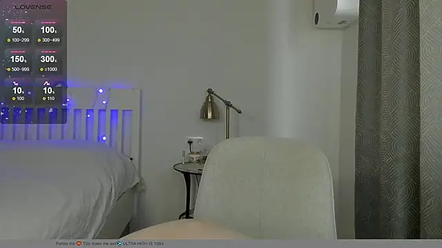 Snapshot of Hustle_Babyy chatting on October 4, 1:53 pm Hustle Babyy online show from October 4, 1:53 pm