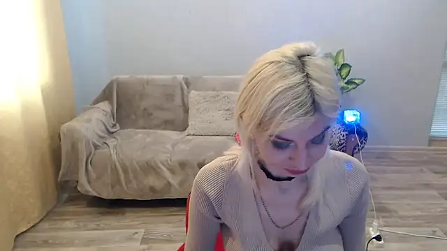 SexyBeatriice online show from April 3, 6:44 am