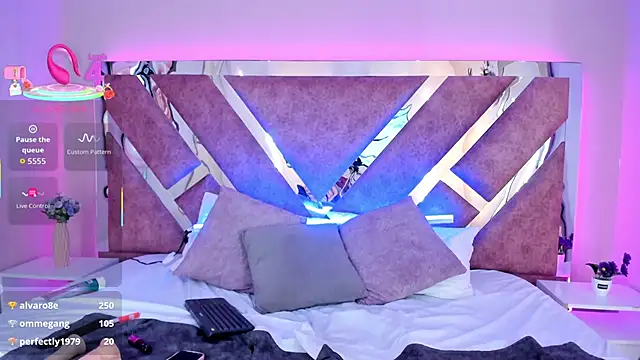 AliDiaz  online show from October 18, 7:42 am