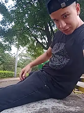 arevalo1124 online show from September 19, 9:37 pm