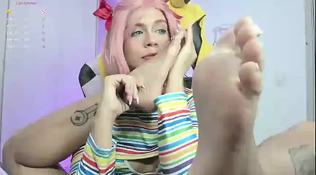 Snapshot of rea_winry chatting on February 27, 5:34 am rea winry online show from February 27, 5:34 am