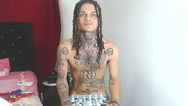 Snapshot of hot_man05 chatting on March 16, 11:38 am hot man05 online show from March 16, 11:38 am