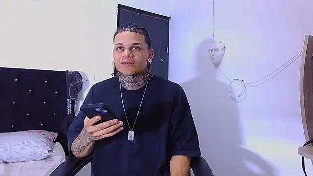 hot man05 online show from November 14, 5:39 am