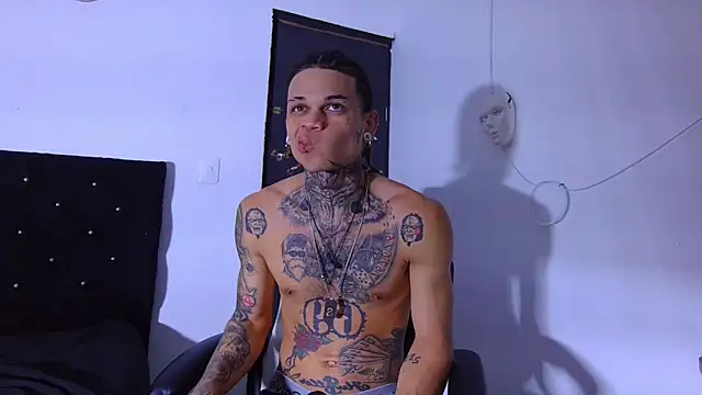 hot man05 online show from December 20, 12:40 am