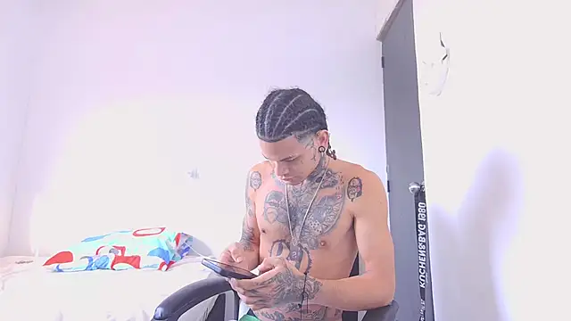 hot man05 online show from February 5, 2:00 pm