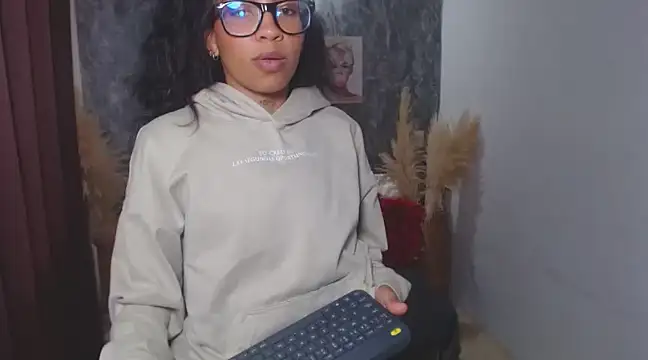 dulcetaylorss online show from February 27, 3:48 pm