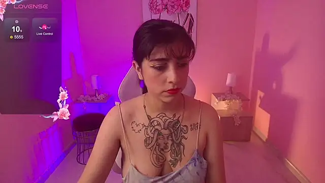 Snapshot of Adri_Gomez_ chatting on September 9, 4:01 am Adri Gomez online show from September 9, 4:01 am