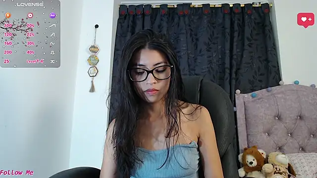 ellajonz online show from November 6, 1:39 am