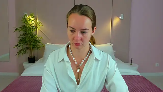 JaniceCollins online show from October 9, 2:20 am