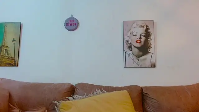 Snapshot of lunaember_cs chatting on February 13, 6:41 am lunaember cs online show from February 13, 6:41 am