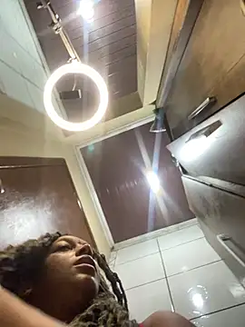 Snapshot of vanessajob5554 chatting on February 10, 2:16 pm vanessajob5554 online show from February 10, 2:16 pm