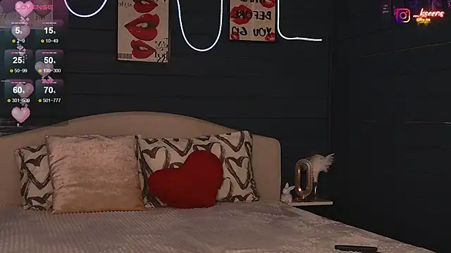 Snapshot of Eseensia chatting on November 22, 2:32 am Eseensia online show from November 22, 2:32 am